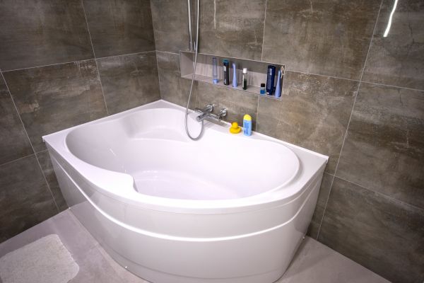 Large Bathtub Installation in London